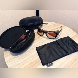 Oakley OO9440 Clifden Sunglasses with extra lenses and case